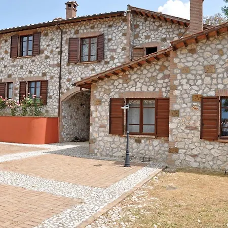 Lägenhet Sleeps 4 T240302